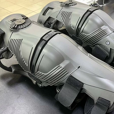 Защита колена MOBIUS X8