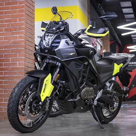 Мотоцикл QJ SVT 650X (черный матовый 2024г.)